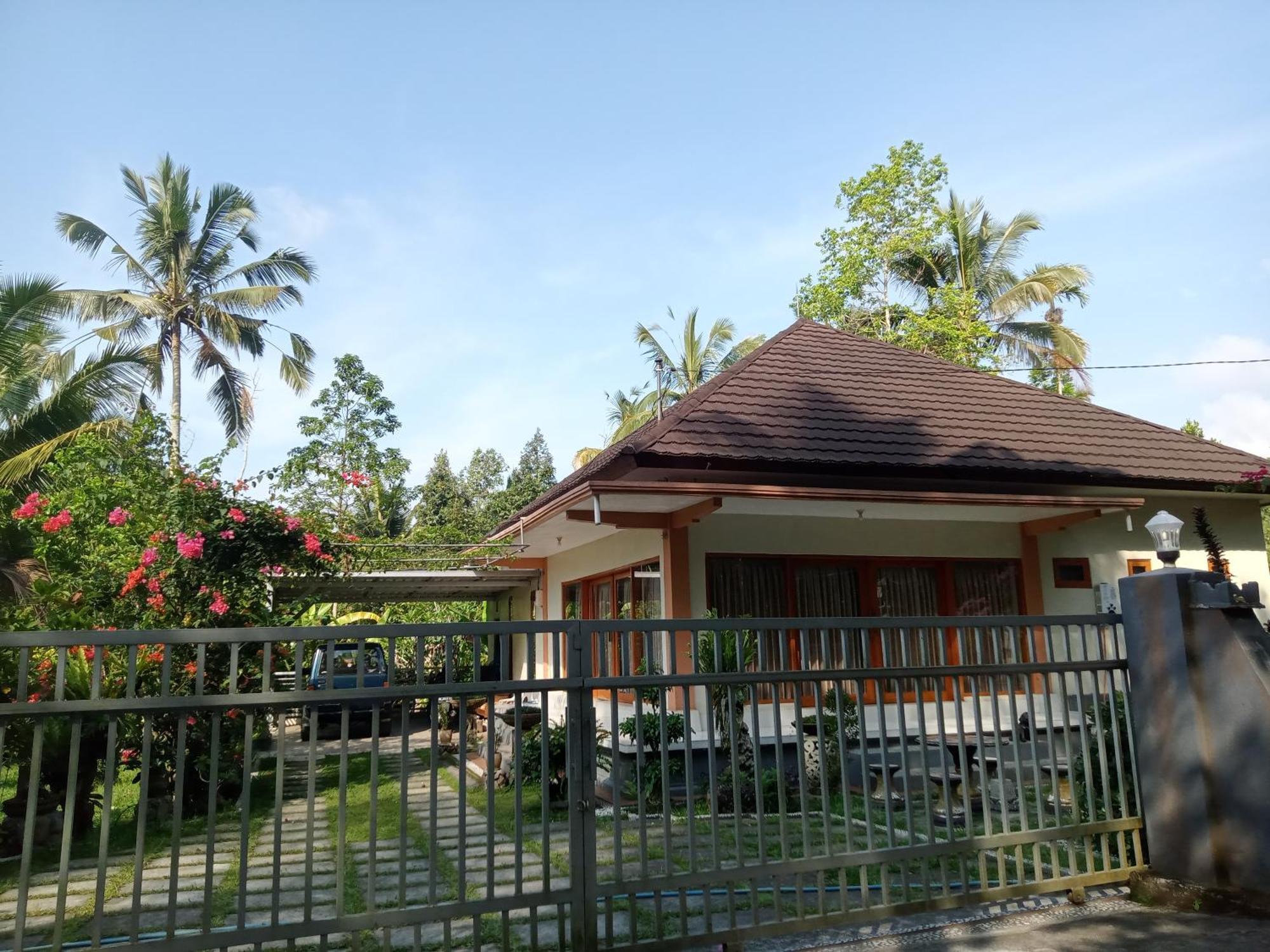 Apartment Umah Kampung Bendul